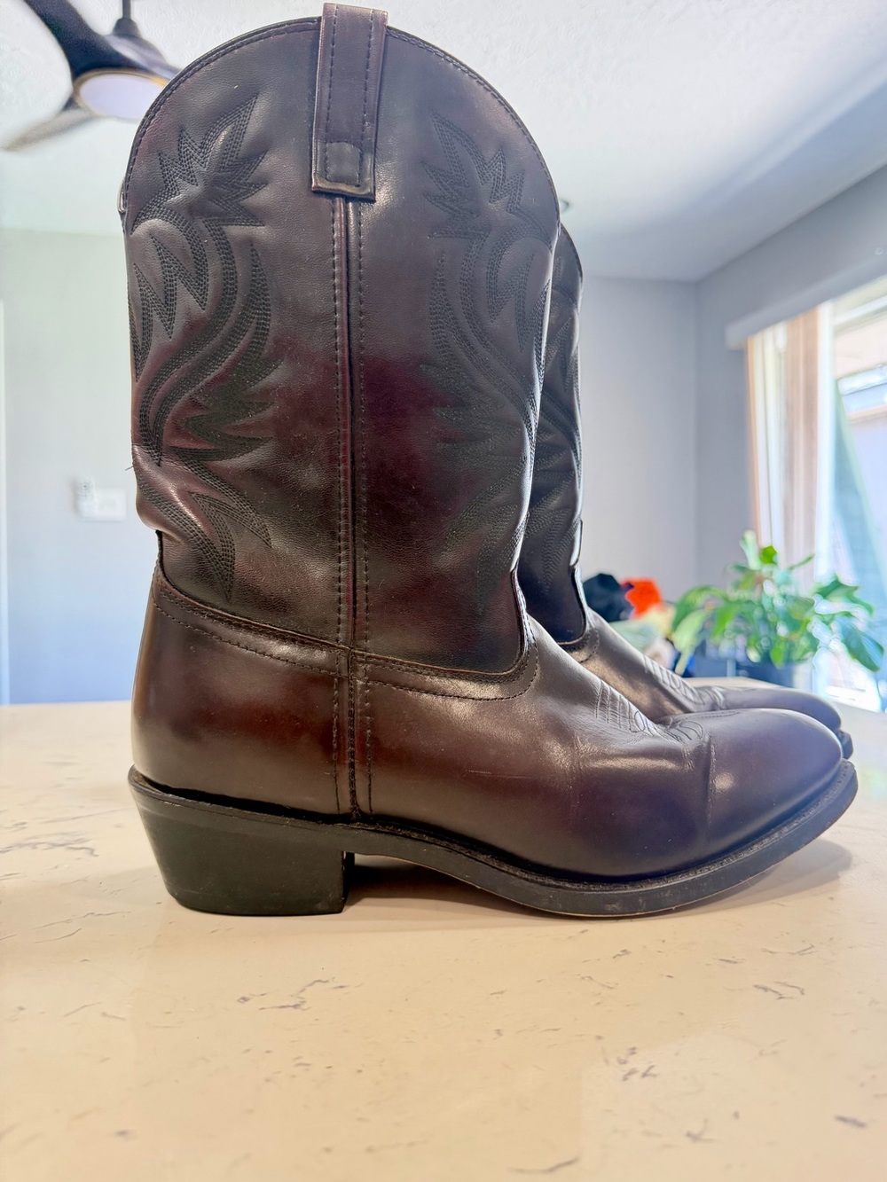Vintage Laredo Men's Sz 10.5 EW 12" (4216) Black Cherry Western  Cowboy Boots